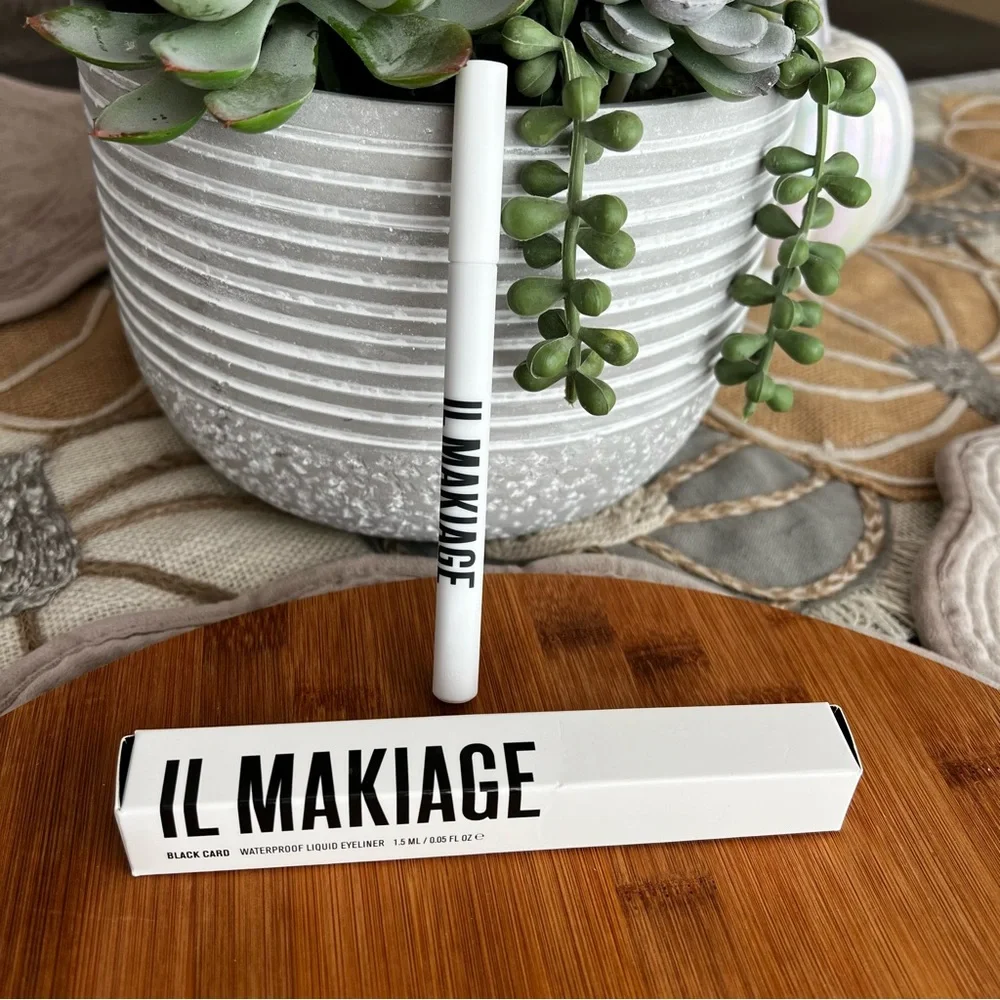 IL MAKIAGE Black Card Liquid Eyeliner Ultra-Black Waterproof Liner NIB Full Size